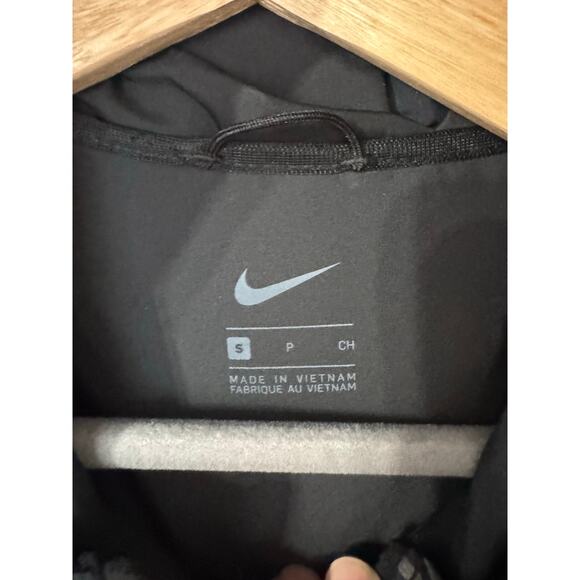 Nike Womens Night Flash Essential Hooded Jacket Black Reflective Size Small - Picture 5 of 6